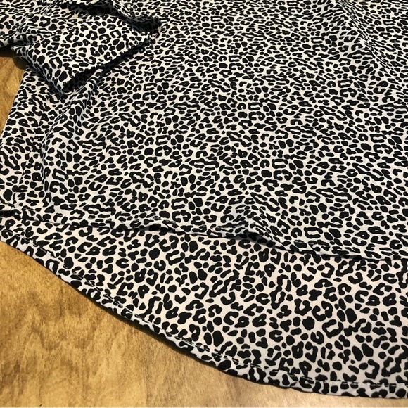 Torrid White Black Leopard Print Lightweight Sheer Long Sleeve Top Womens Size 2 - Picture 2 of 11